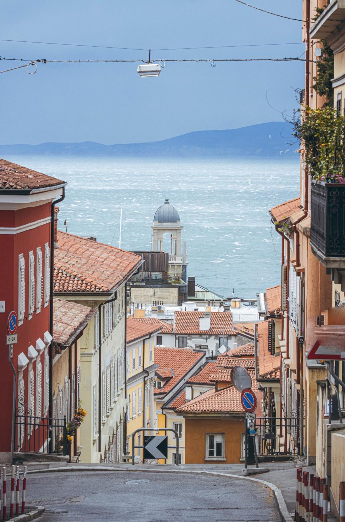 Mansarda Piazza Venezia Lägenhet Trieste Exteriör bild