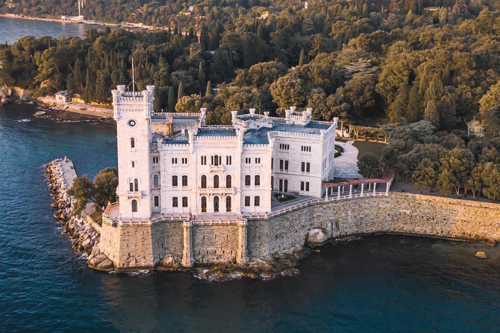 Mansarda Piazza Venezia Lägenhet Trieste Exteriör bild